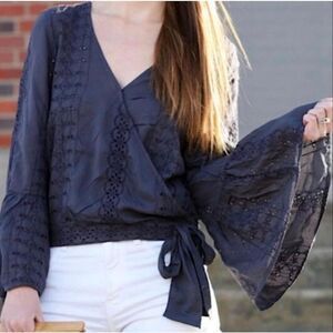 American Eagle Charcoal Lace Bell Sleeve Wrap Top Women’s Size Large